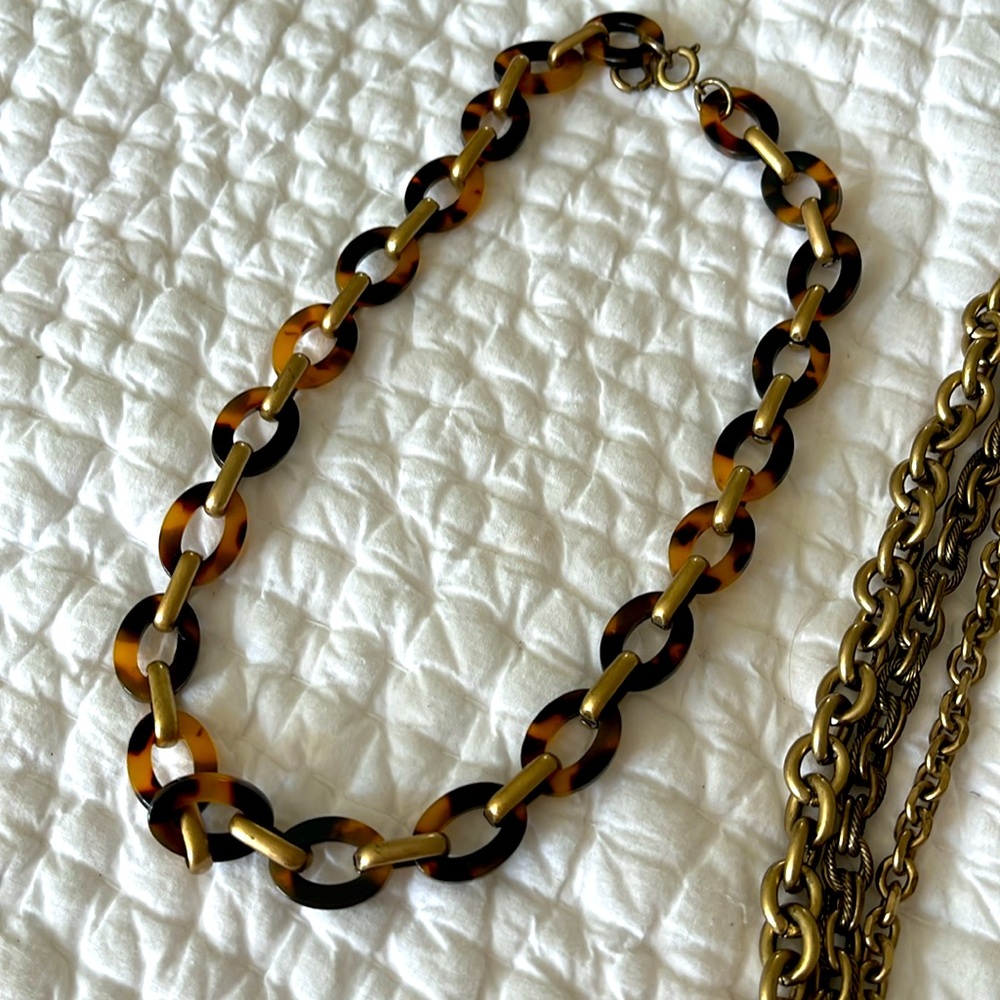 Versatile Tortoise Shell Brushed Gold Link Neckla… - image 5